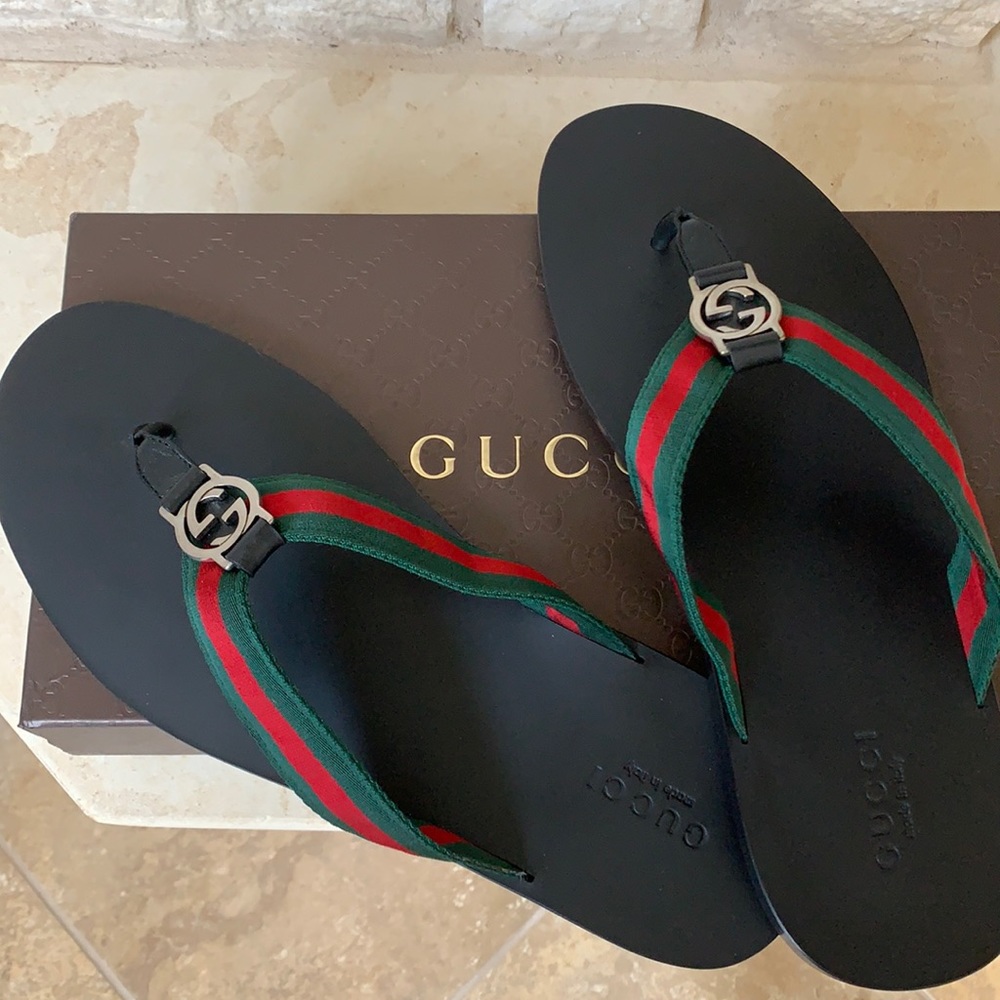 Gucci web flip flops - new never worn